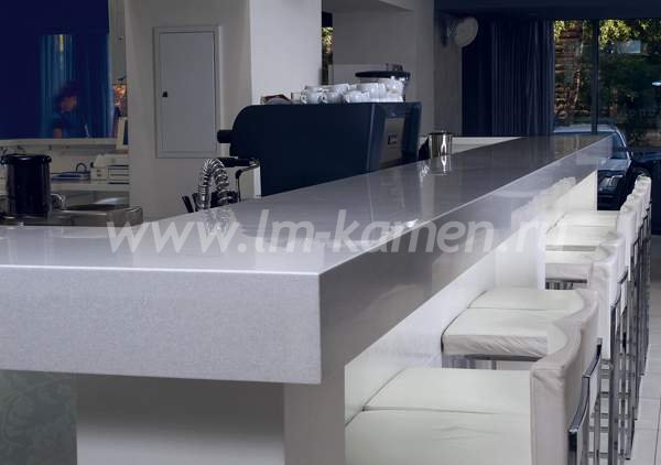 Серая барная стойка из камня для кафе Corian Warm Gray — www.lm-kamen.ru