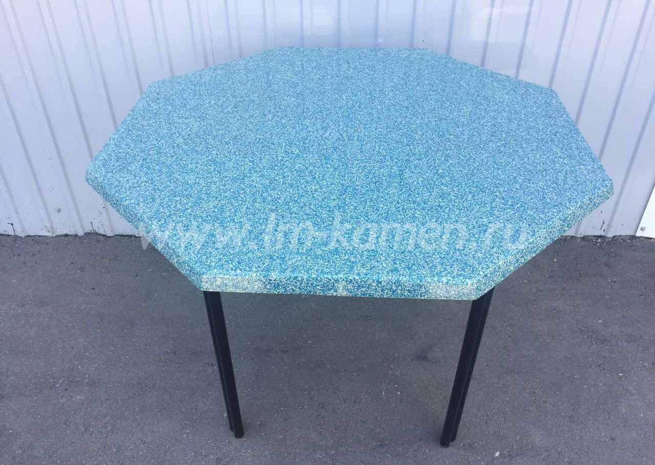 Голубой шестигранный стол из искусственного камня Staron SS471 Seafoam — www.lm-kamen.ru