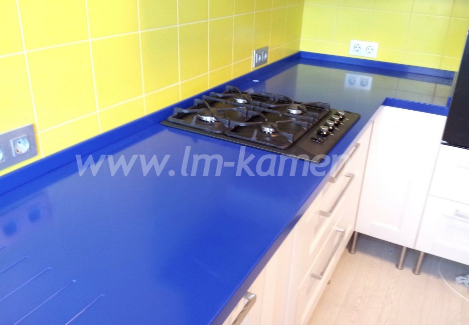 Синяя кухонная столешница — www.lm-kamen.ru