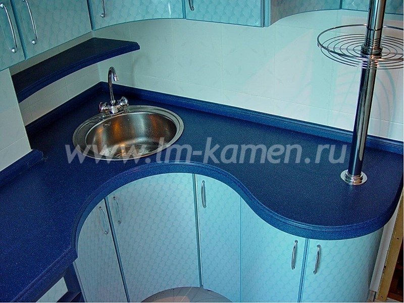 Синяя столешница на кухню Corian Azure — www.lm-kamen.ru