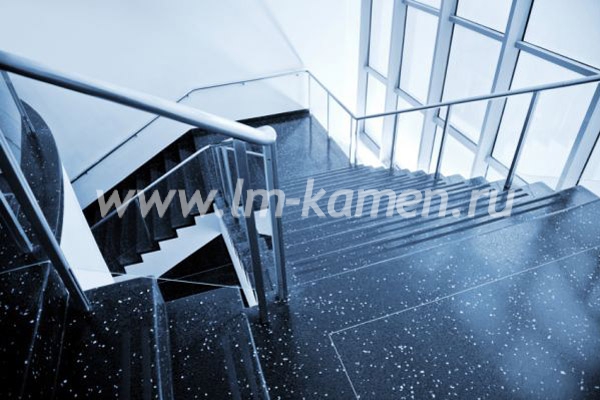 Лестница из искусственного камня Staron SO423 (Onyx) — www.lm-kamen.ru