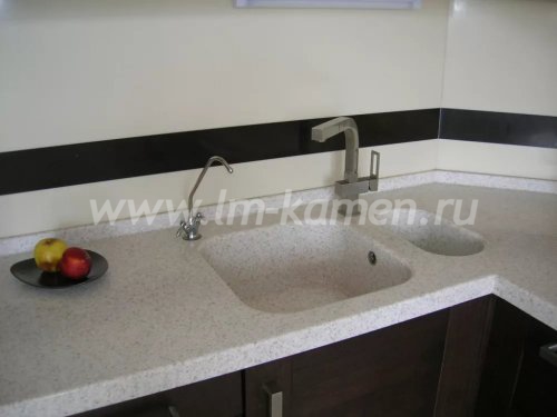 Столешница из искусственного камня с мойкой для ванной — www.lm-kamen.ru