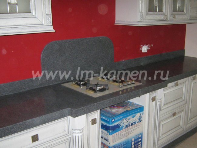 Столешница и кухонный фартук из искусственного камня DuPont Corian — www.lm-kamen.ru