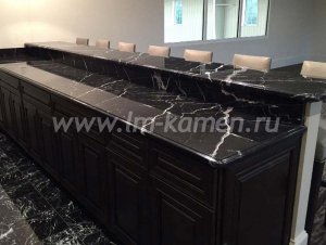 Черная столешница из кварцевого агломерата Silestone