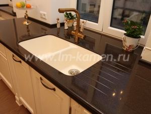 Столешница из искусственного камня Corian Black Quartz