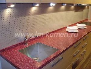 Кухонная столешница красного цвета