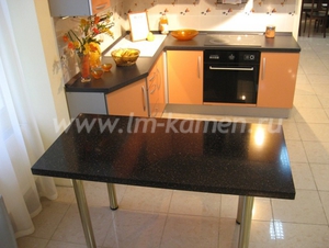 Кухонный стол из камня Staron SO423