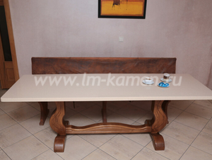 Обеденный стол на кухню из камня Staron SM411