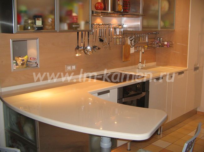 Кухонная столешница с барной стойкой из Montelli — www.lm-kamen.ru