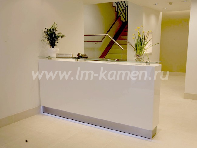 Стойка ресепшн из искусственного камня Corian — www.lm-kamen.ru