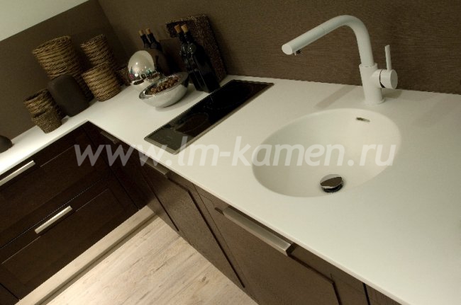 Столешница с мойкой Staron Quarry SD001 (Dazzling White) — www.lm-kamen.ru