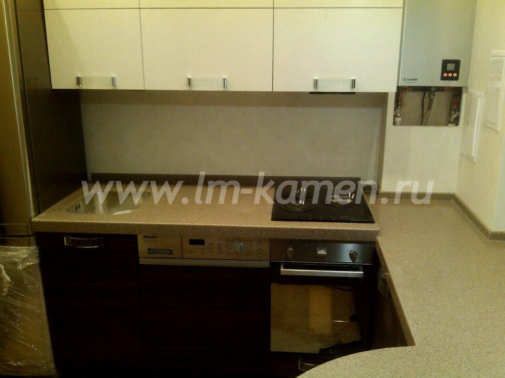 Угловая столешница для кухни из искусственного камня — www.lm-kamen.ru