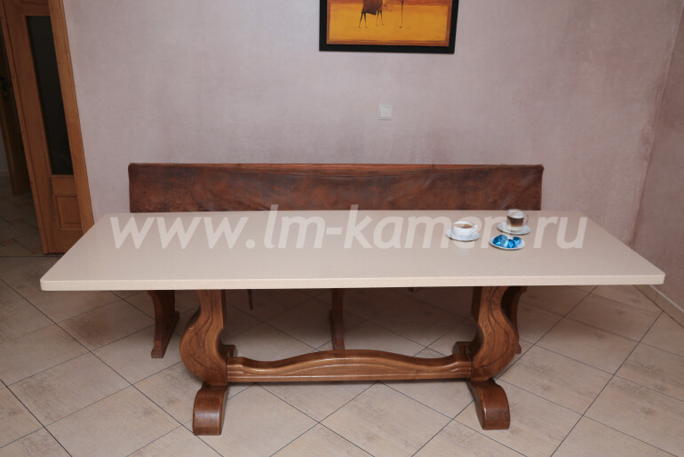 Обеденный стол на кухню из камня Staron SM411 — www.lm-kamen.ru