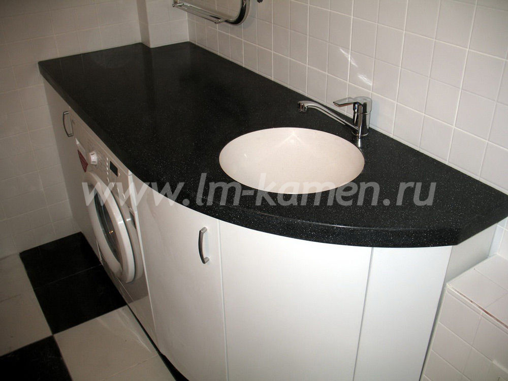 Черная столешница в ванную под раковину и стиральную машину (Staron SI056 Iris) — www.lm-kamen.ru
